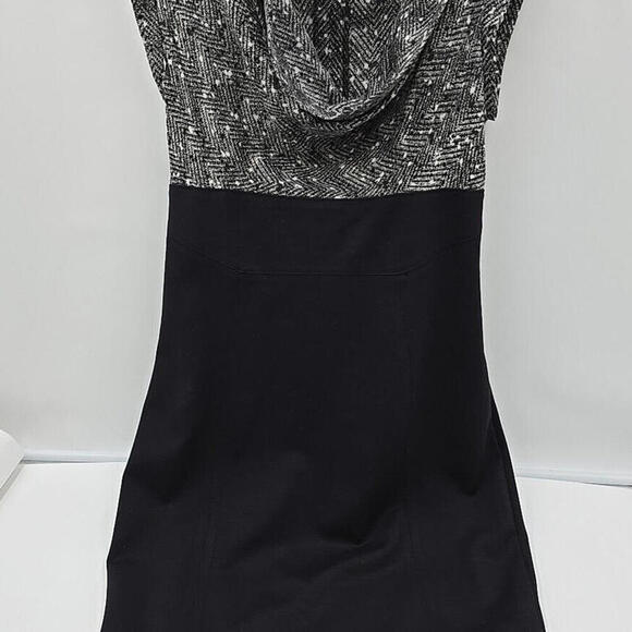 Guess Los Angeles Blouson Fitted Dress 3 Cowl Neck Cap Sleeve Black White - Picture 10 of 12